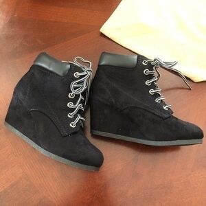 Cityclassified Booties Size 5 1/2
